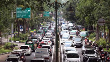 Bandung Mengajarkan Sabar: Macetnya Tidak Berubah, yang Harus Berubah Kita